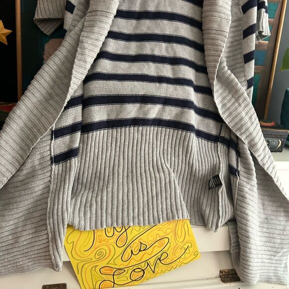 Aritzia Gray and Navy Striped Cardigan - Picture 8 of 16